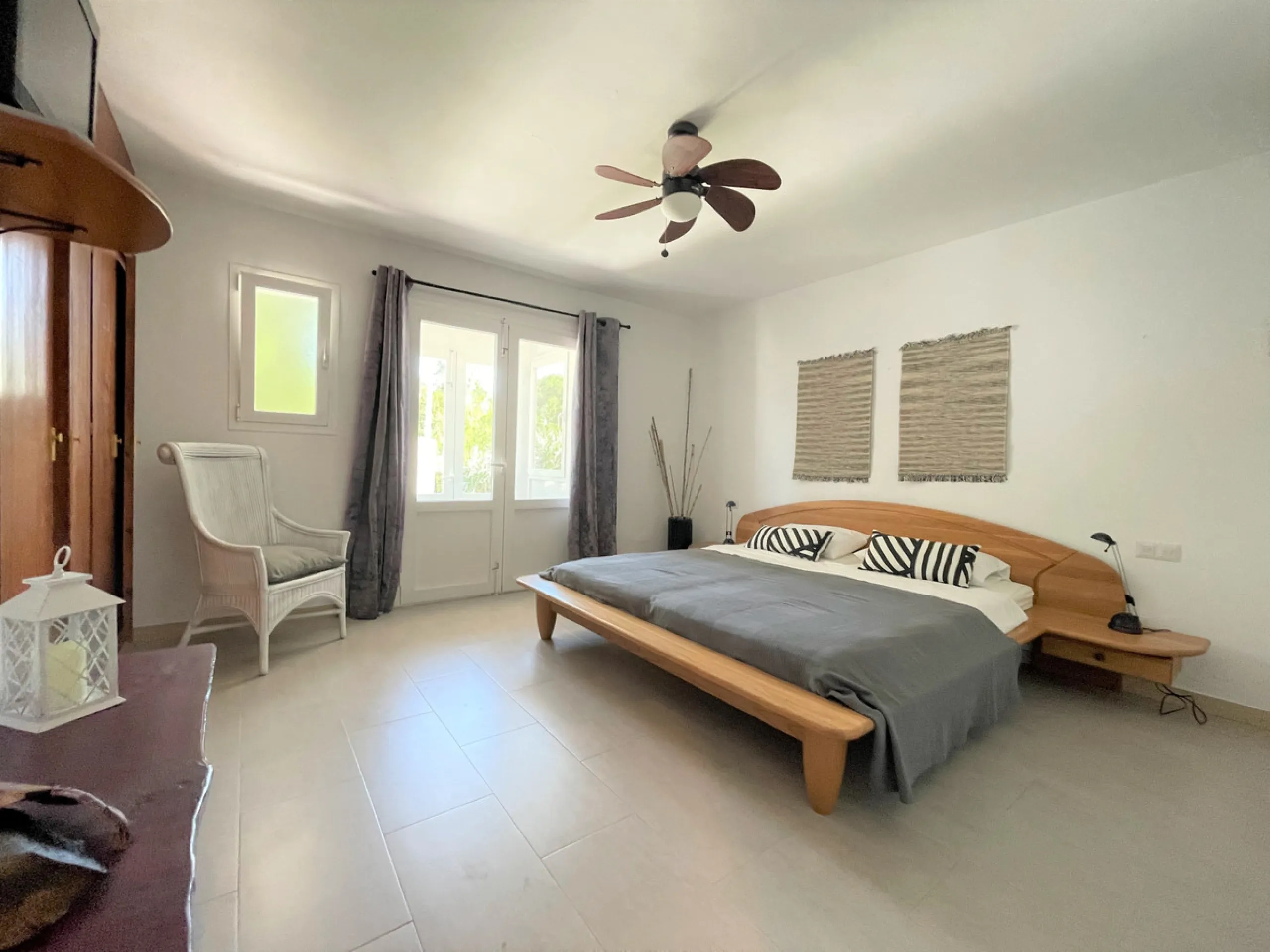 House - Detached Villa в продаже в Mijas, Málaga. В доме 7 спален и 5 ванных комнат. Площадь дома 515 м². Площадь участка 3609 м²