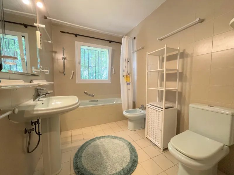 House - Detached Villa в продаже в Mijas, Málaga. В доме 7 спален и 5 ванных комнат. Площадь дома 515 м². Площадь участка 3609 м²