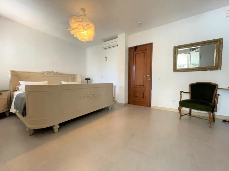 House - Detached Villa в продаже в Mijas, Málaga. В доме 7 спален и 5 ванных комнат. Площадь дома 515 м². Площадь участка 3609 м²