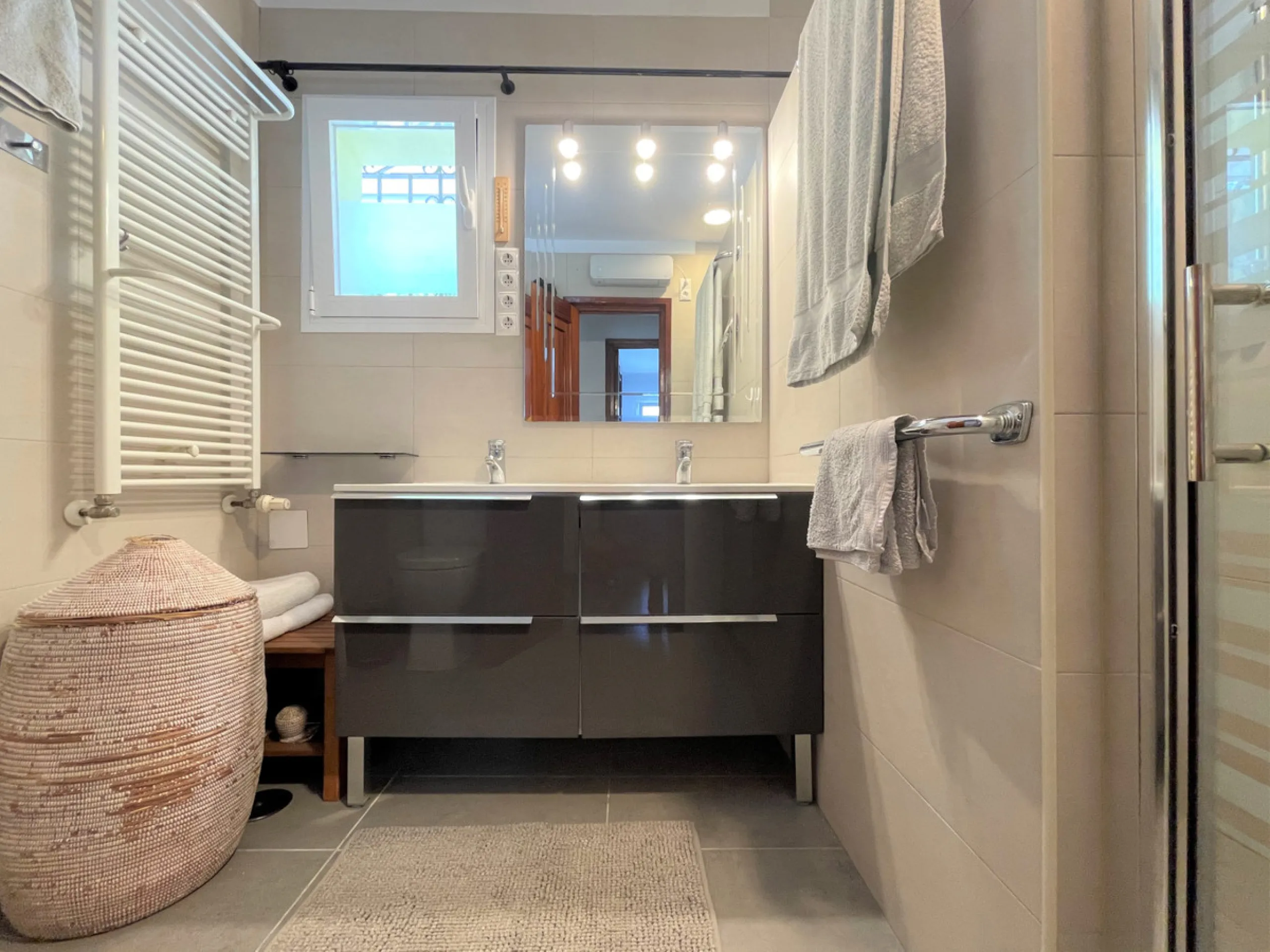 House - Detached Villa в продаже в Mijas, Málaga. В доме 7 спален и 5 ванных комнат. Площадь дома 515 м². Площадь участка 3609 м²