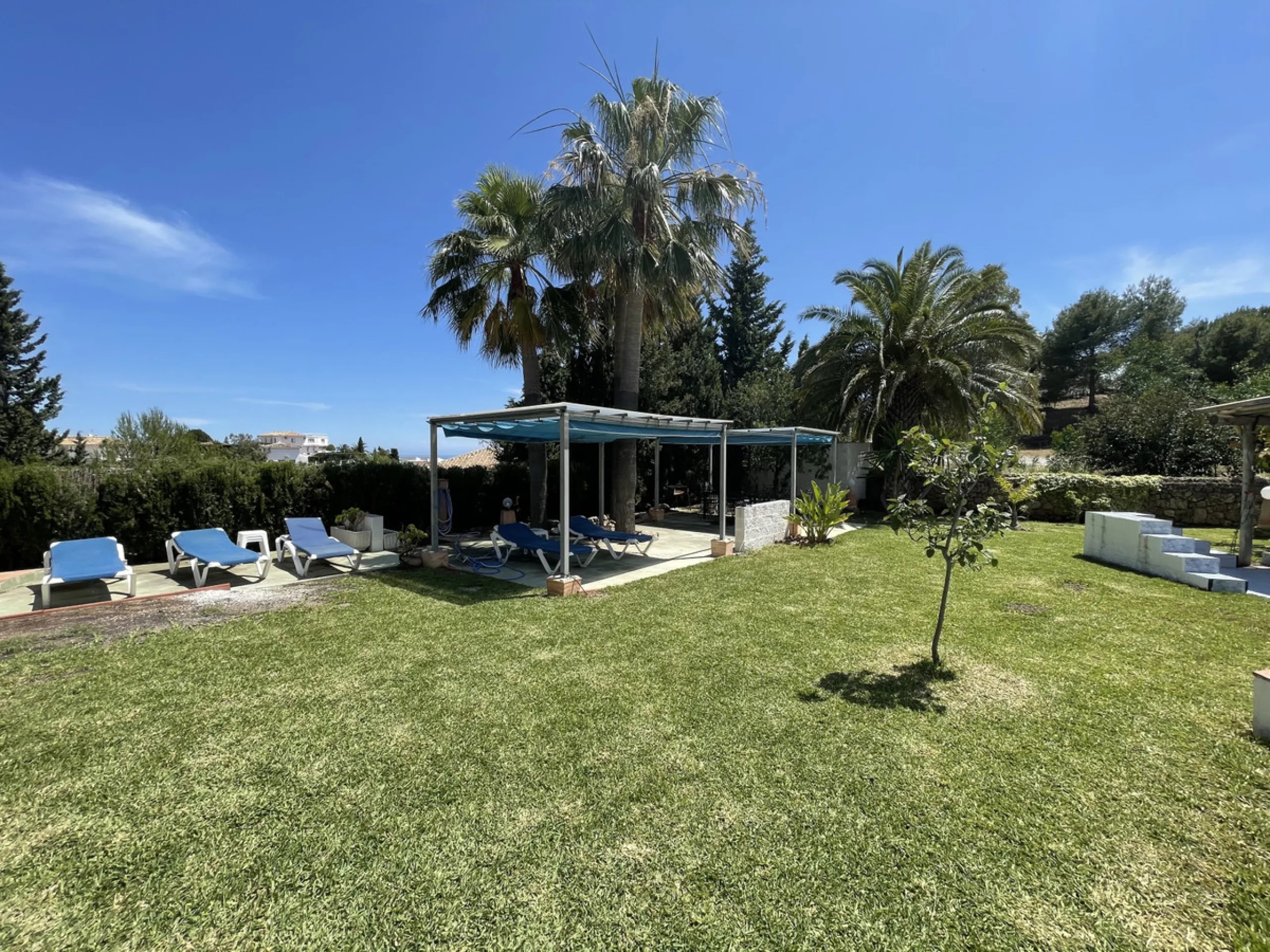 House - Detached Villa в продаже в Mijas, Málaga. В доме 7 спален и 5 ванных комнат. Площадь дома 515 м². Площадь участка 3609 м²