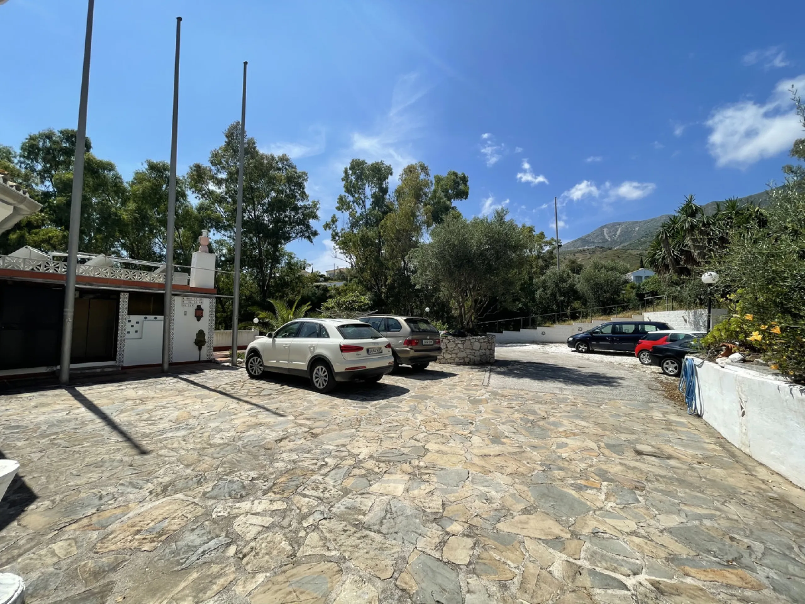 House - Detached Villa в продаже в Mijas, Málaga. В доме 7 спален и 5 ванных комнат. Площадь дома 515 м². Площадь участка 3609 м²