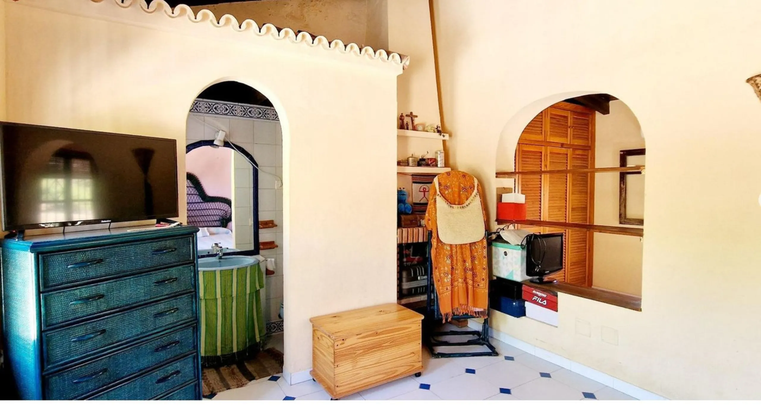 Nestled beside a protected natural reserve, this charming rustic property offers privacy, space, and breathtaking panoramic views of the surrounding mountains and from the top terrace you even have seaviews. A perfect blend of countryside tranquility and 