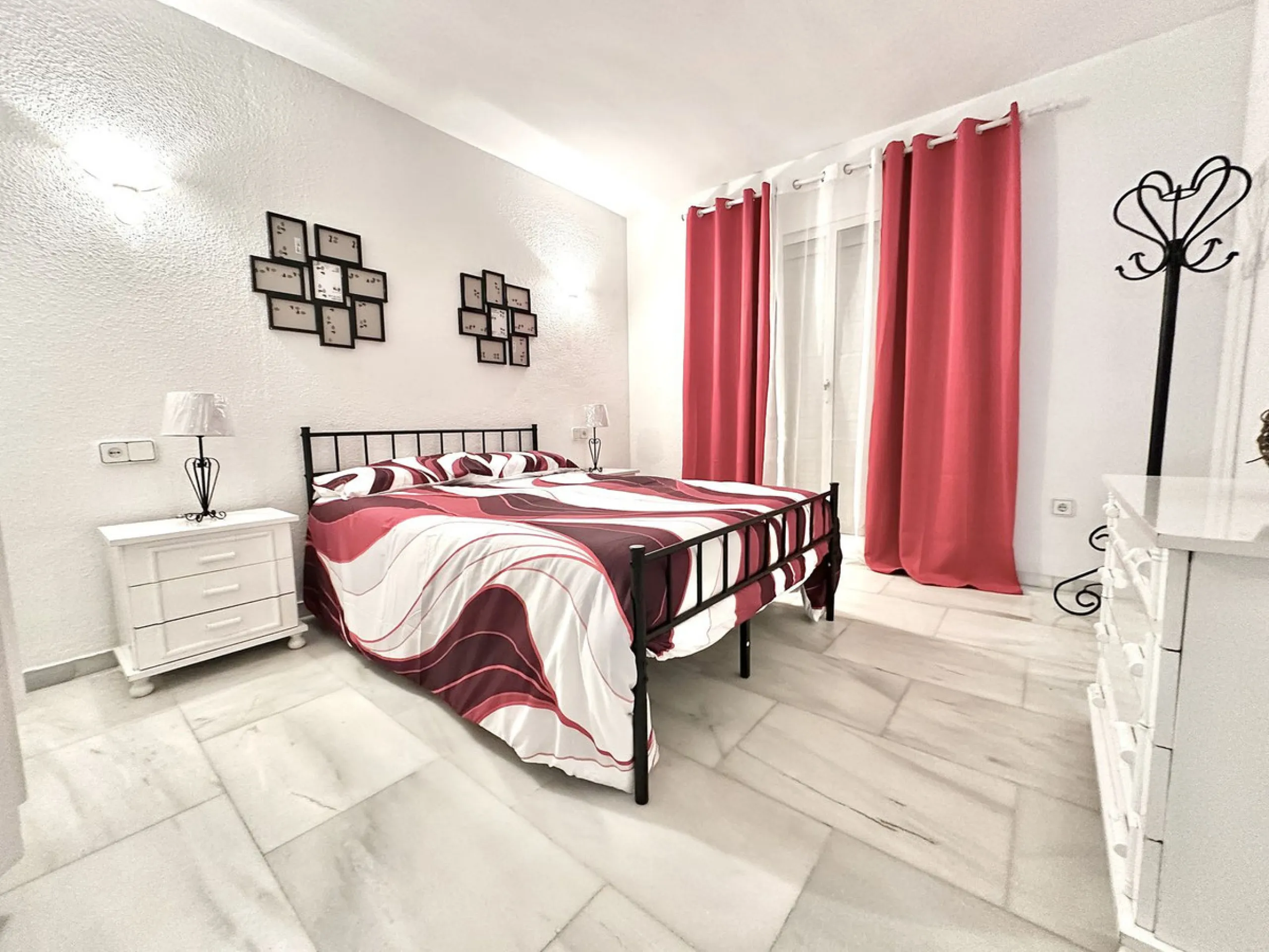 This elegant three-story townhouse offers a perfect combination of light, space, and sea views from all its floors, located in a very quiet urbanization, on a dead-end street that guarantees privacy and silence.