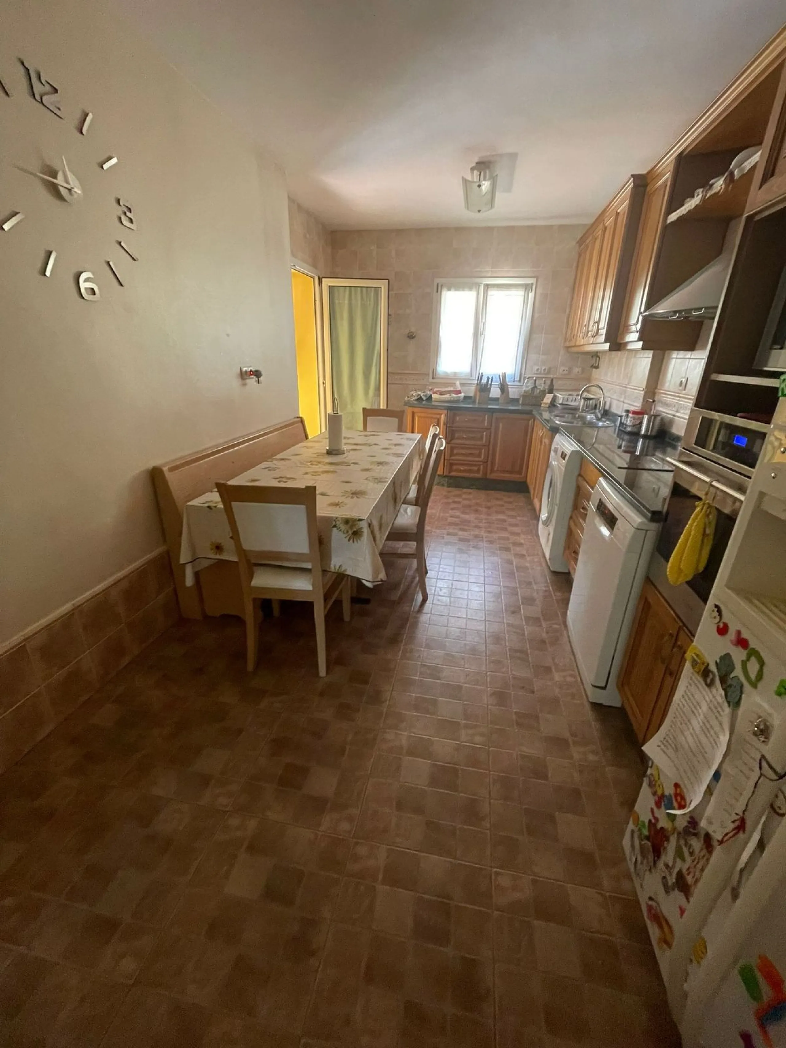 Discover this magnificent semi-detached home located in the exclusive La Capellanía residential development, one of the most sought-after areas of Alhaurín de la Torre. Surrounded by tranquility, green spaces, and with all amenities just minutes away, thi
