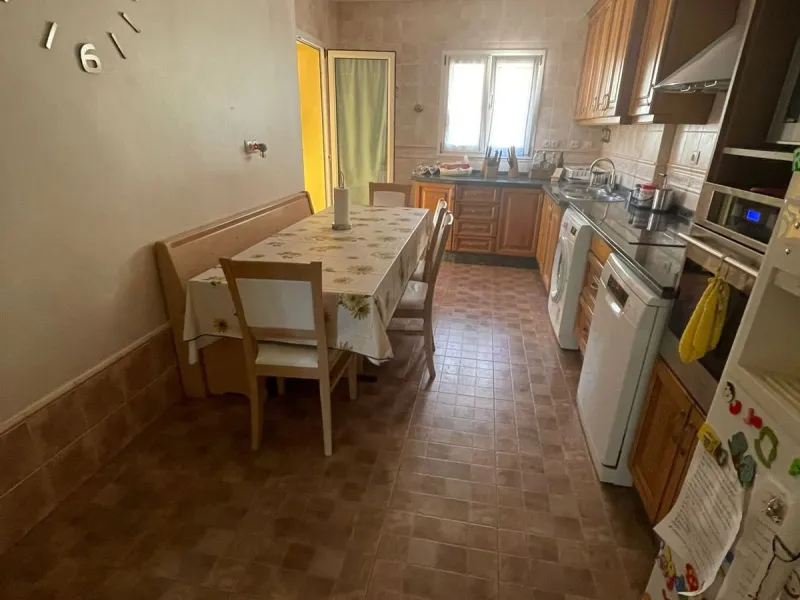 Discover this magnificent semi-detached home located in the exclusive La Capellanía residential development, one of the most sought-after areas of Alhaurín de la Torre. Surrounded by tranquility, green spaces, and with all amenities just minutes away, thi