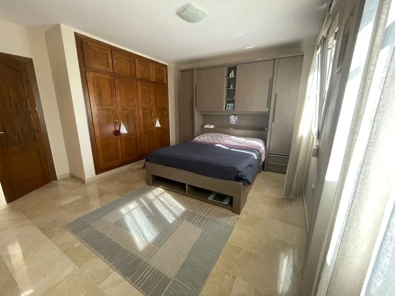 Discover this magnificent semi-detached home located in the exclusive La Capellanía residential development, one of the most sought-after areas of Alhaurín de la Torre. Surrounded by tranquility, green spaces, and with all amenities just minutes away, thi