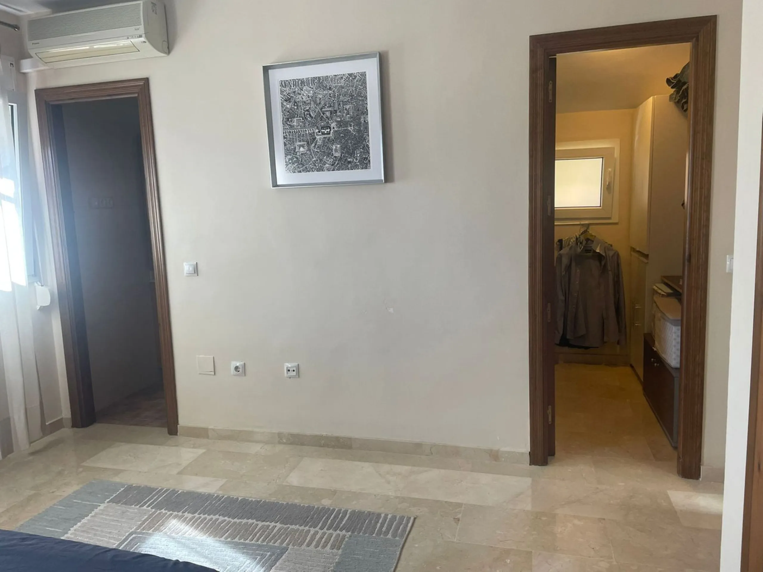 Discover this magnificent semi-detached home located in the exclusive La Capellanía residential development, one of the most sought-after areas of Alhaurín de la Torre. Surrounded by tranquility, green spaces, and with all amenities just minutes away, thi