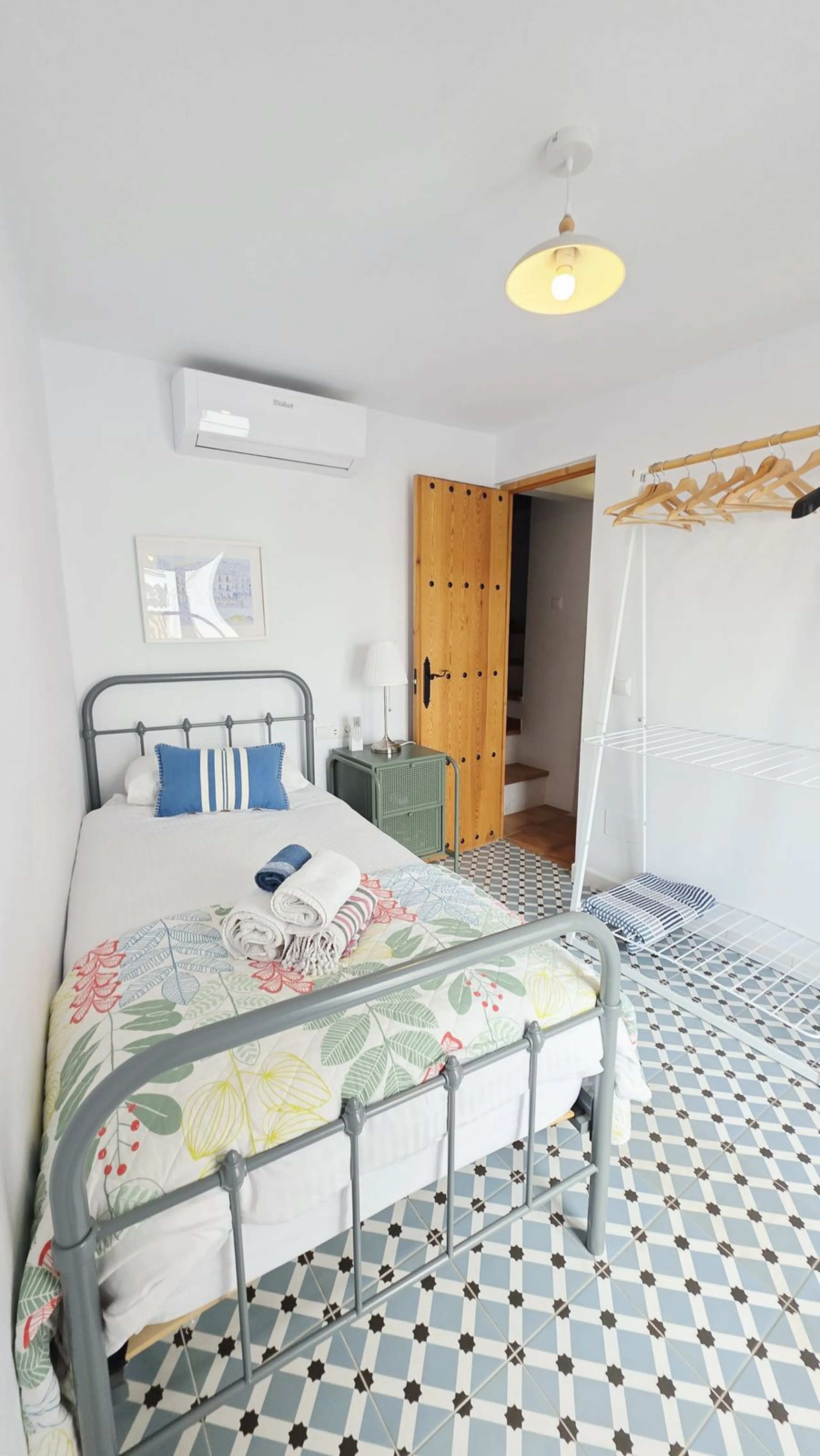 A truly special house . One of those properties that captivates you from the very first moment, thanks to its light, its character, and the attention to every detail.