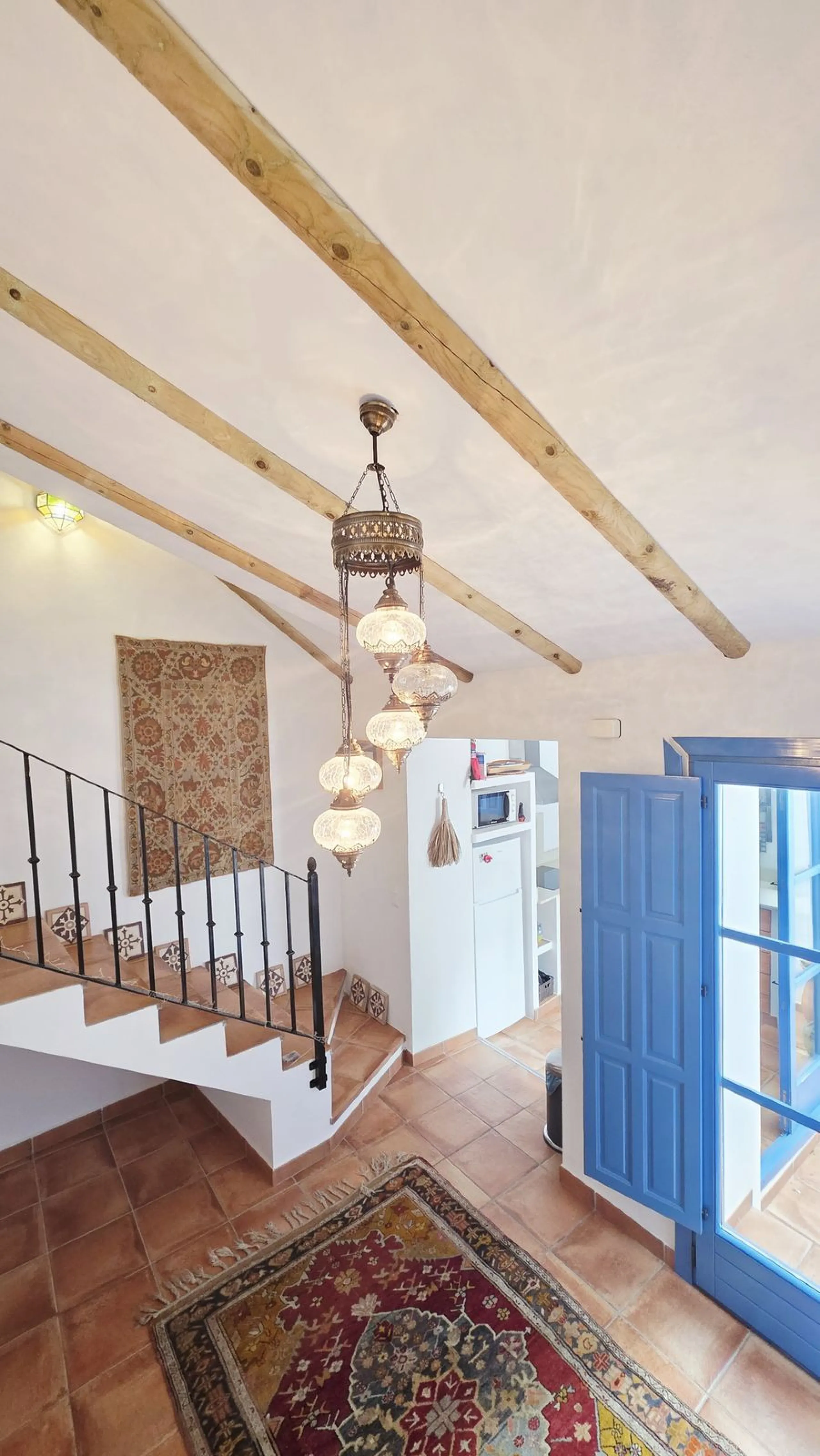 A truly special house . One of those properties that captivates you from the very first moment, thanks to its light, its character, and the attention to every detail.