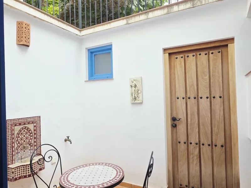 A truly special house . One of those properties that captivates you from the very first moment, thanks to its light, its character, and the attention to every detail.