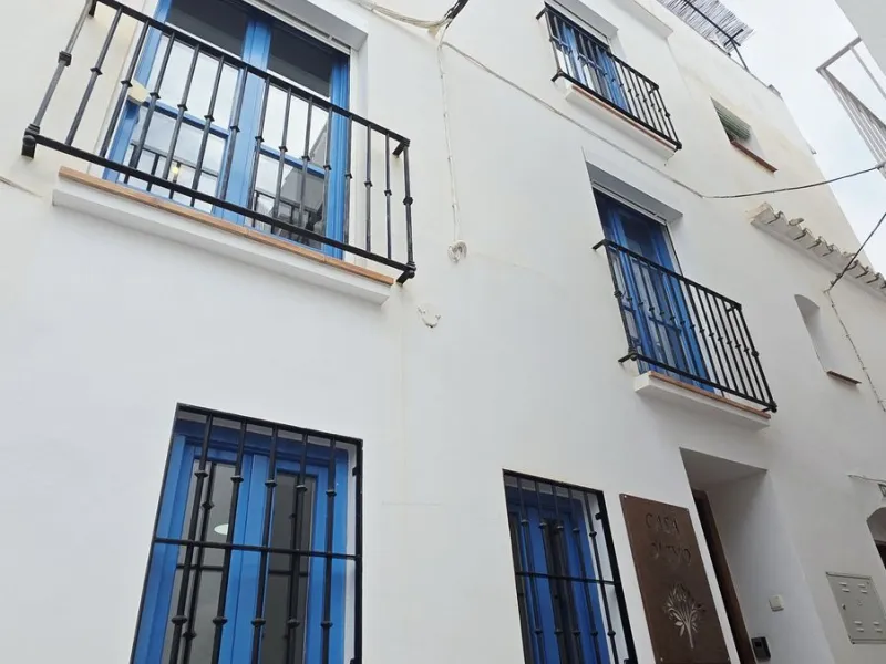 A truly special house . One of those properties that captivates you from the very first moment, thanks to its light, its character, and the attention to every detail.
