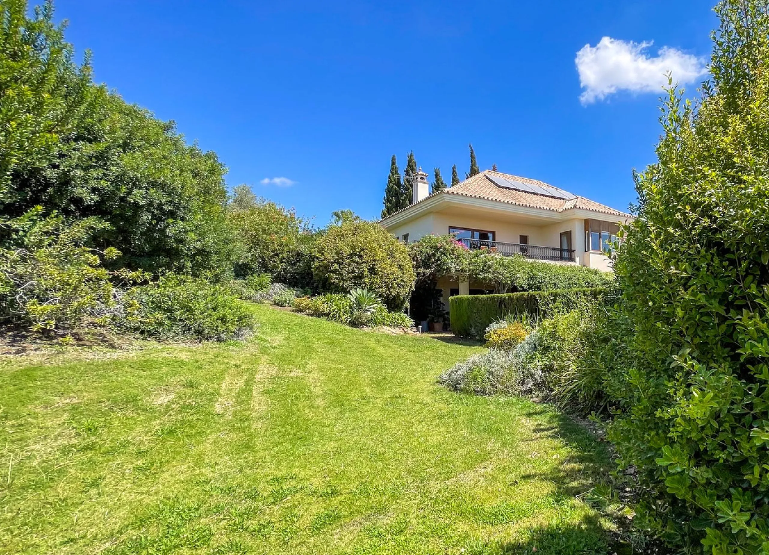 Detached Villa, El Rosario Marbella east