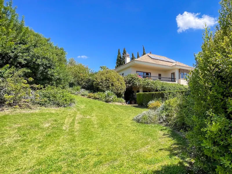 Detached Villa, El Rosario Marbella east