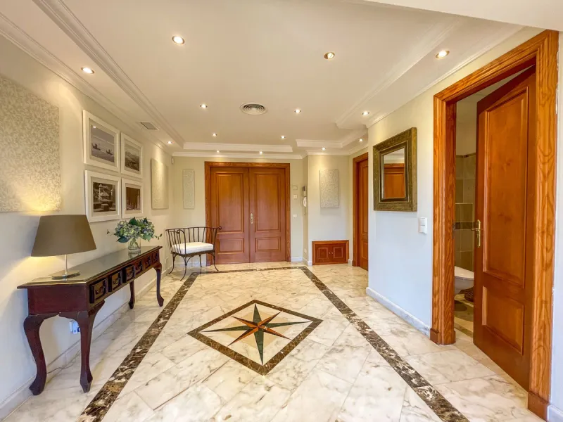 Detached Villa, El Rosario Marbella east