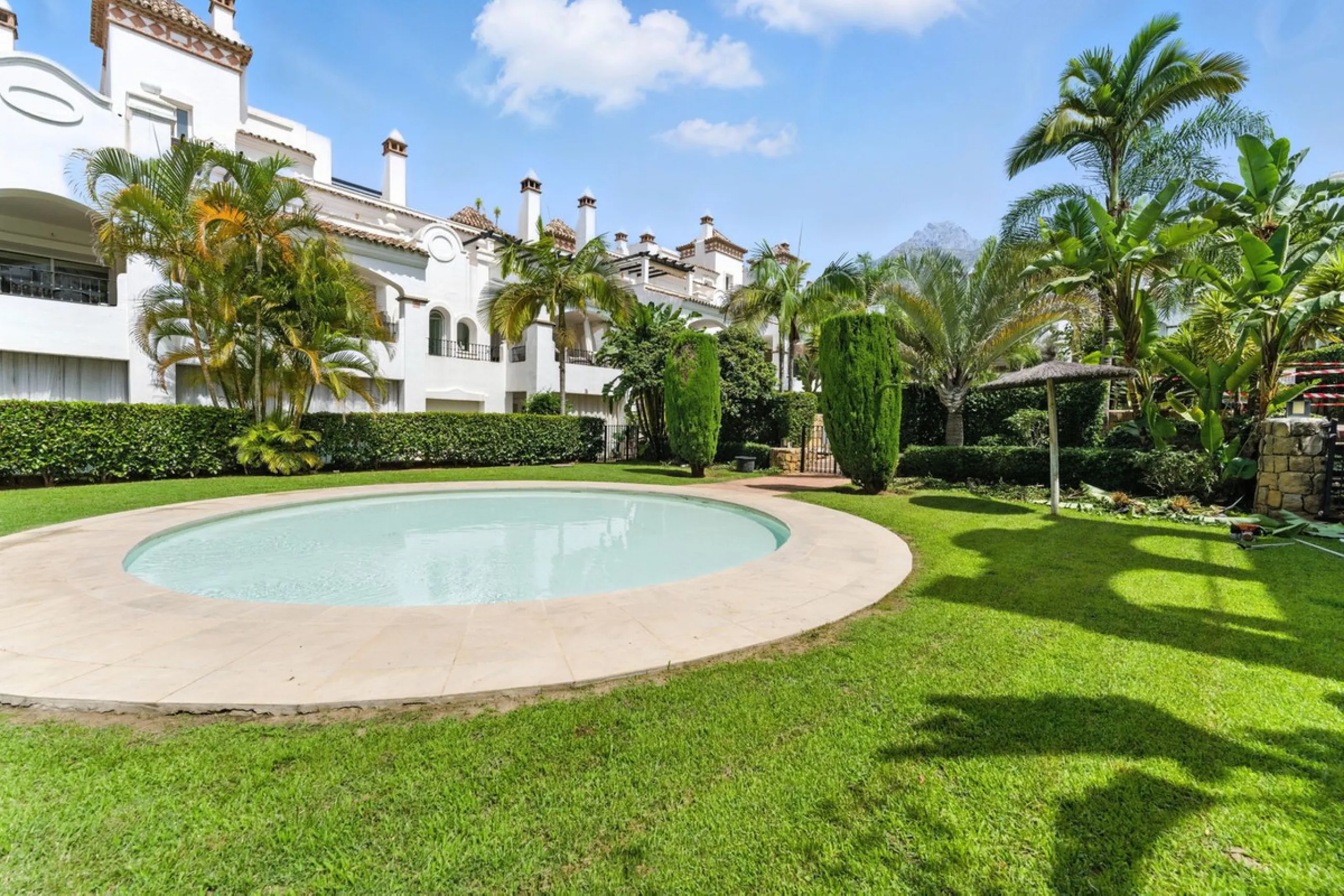 Exclusive 4-Bedroom Apartment on Marbella's Prestigious Golden Mile