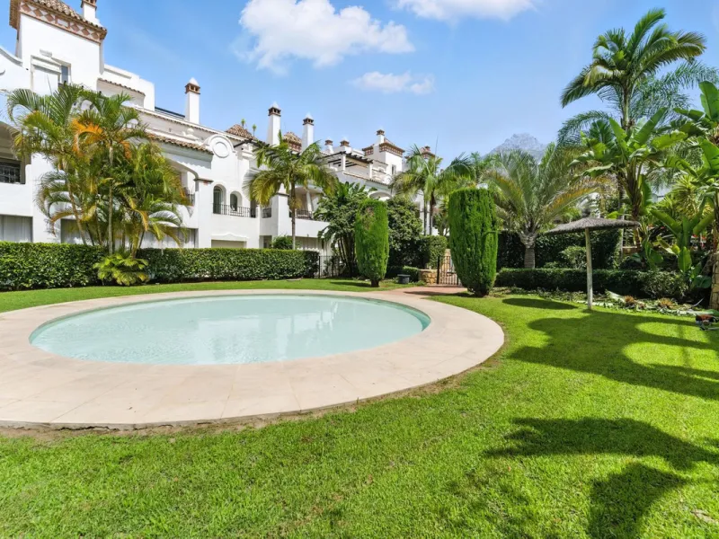Exclusive 4-Bedroom Apartment on Marbella's Prestigious Golden Mile