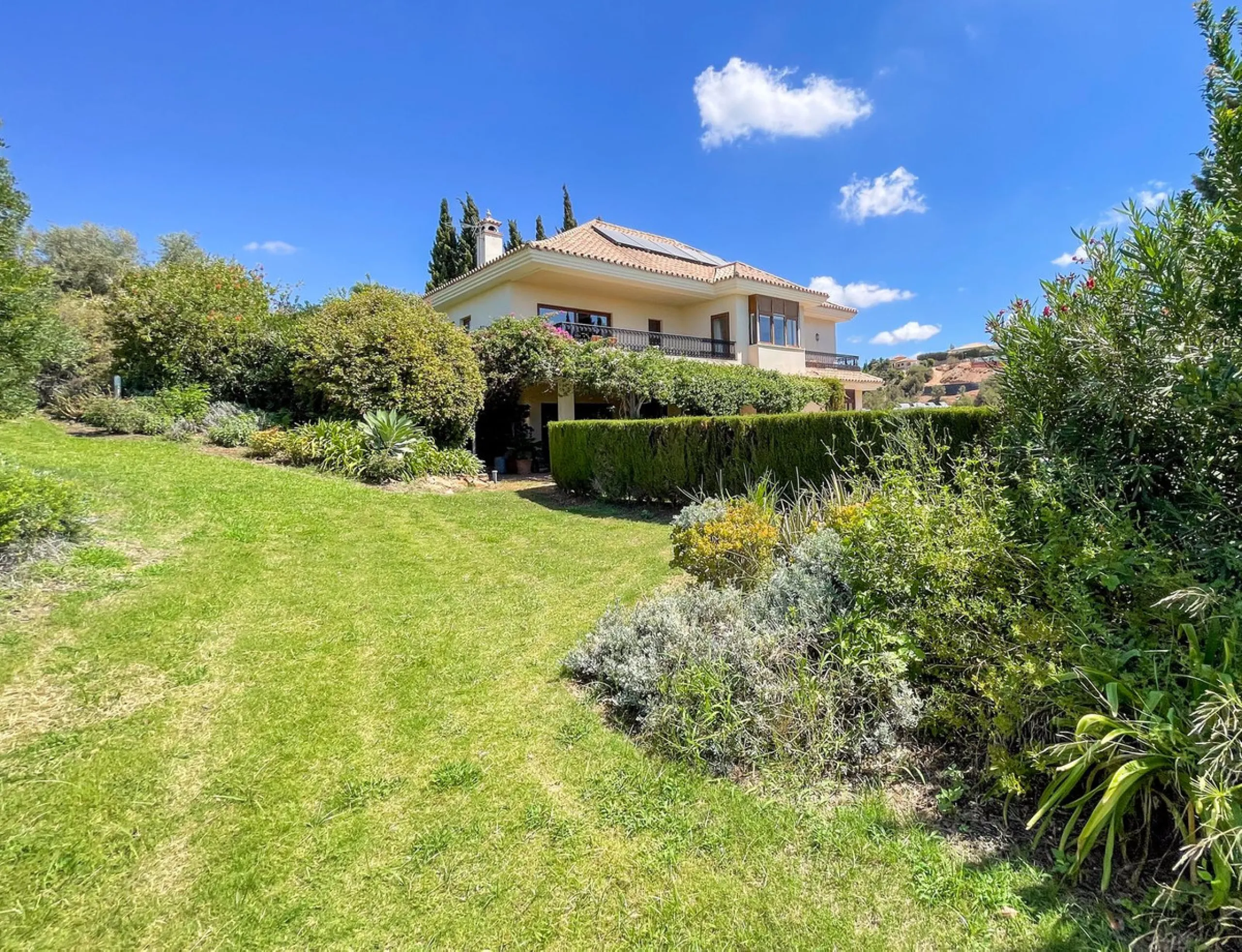 Detached Villa, El Rosario Marbella east