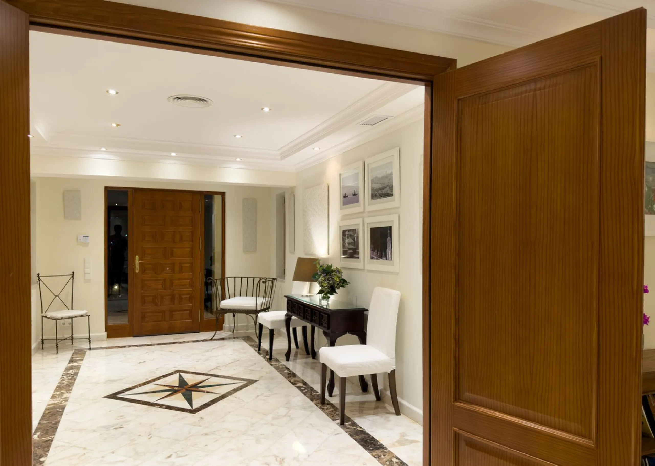 Detached Villa, El Rosario Marbella east