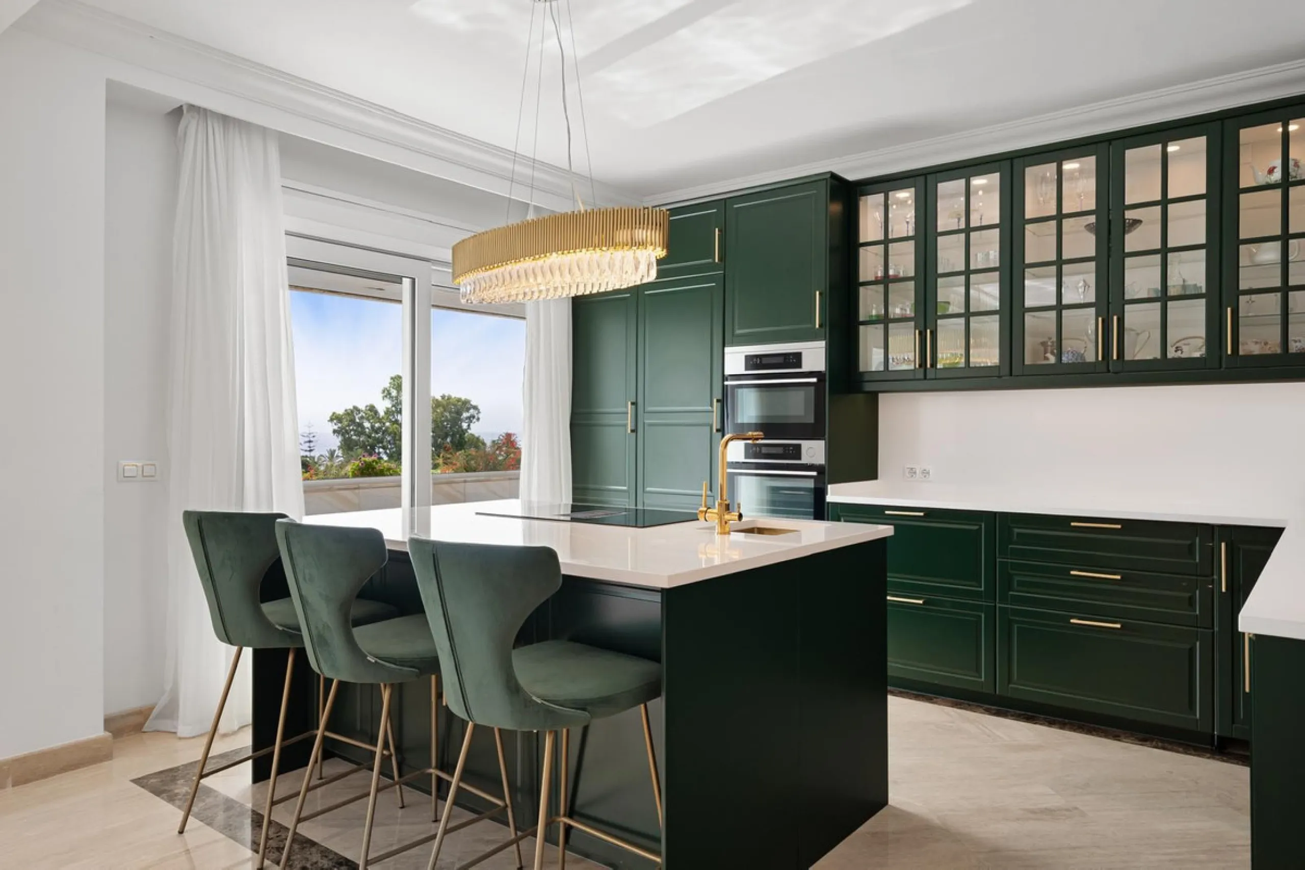 Available for short-term stays, this impressive top-floor apartment offers a rare combination of space, comfort, and security within an exclusive gated complex. With three bedrooms and five bathrooms, the property is perfectly suited for families or group