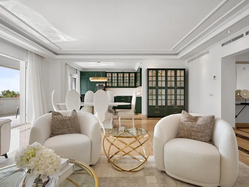 Available for short-term stays, this impressive top-floor apartment offers a rare combination of space, comfort, and security within an exclusive gated complex. With three bedrooms and five bathrooms, the property is perfectly suited for families or group