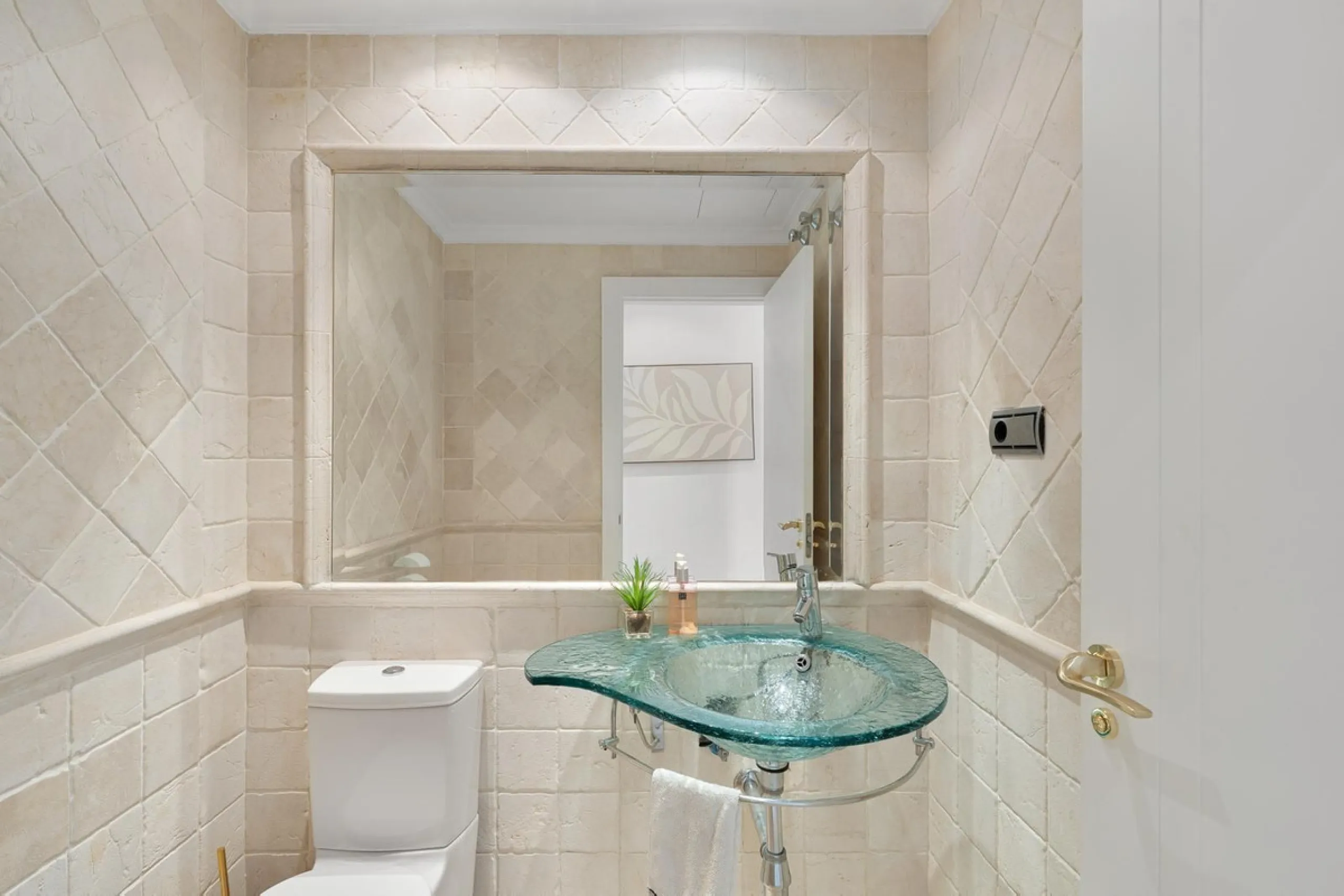 Available for short-term stays, this impressive top-floor apartment offers a rare combination of space, comfort, and security within an exclusive gated complex. With three bedrooms and five bathrooms, the property is perfectly suited for families or group