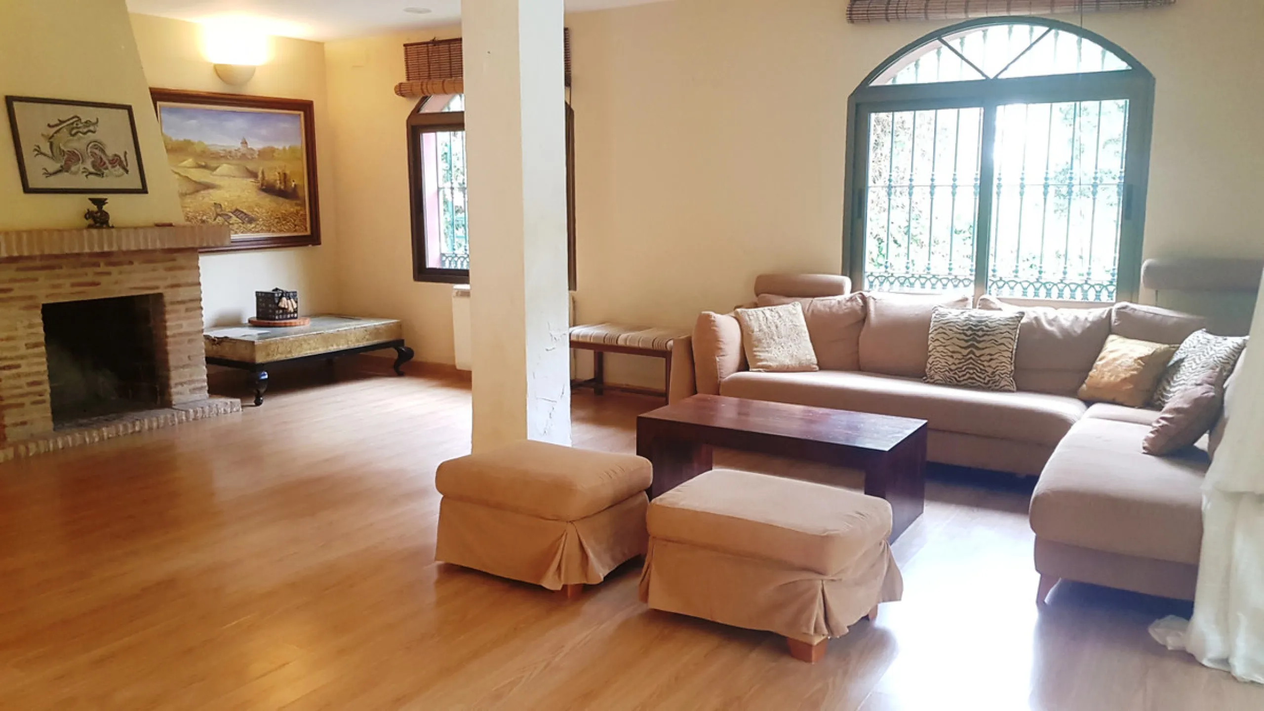 Detached villa in a very quiet area perfectly equipped and ready to move into.