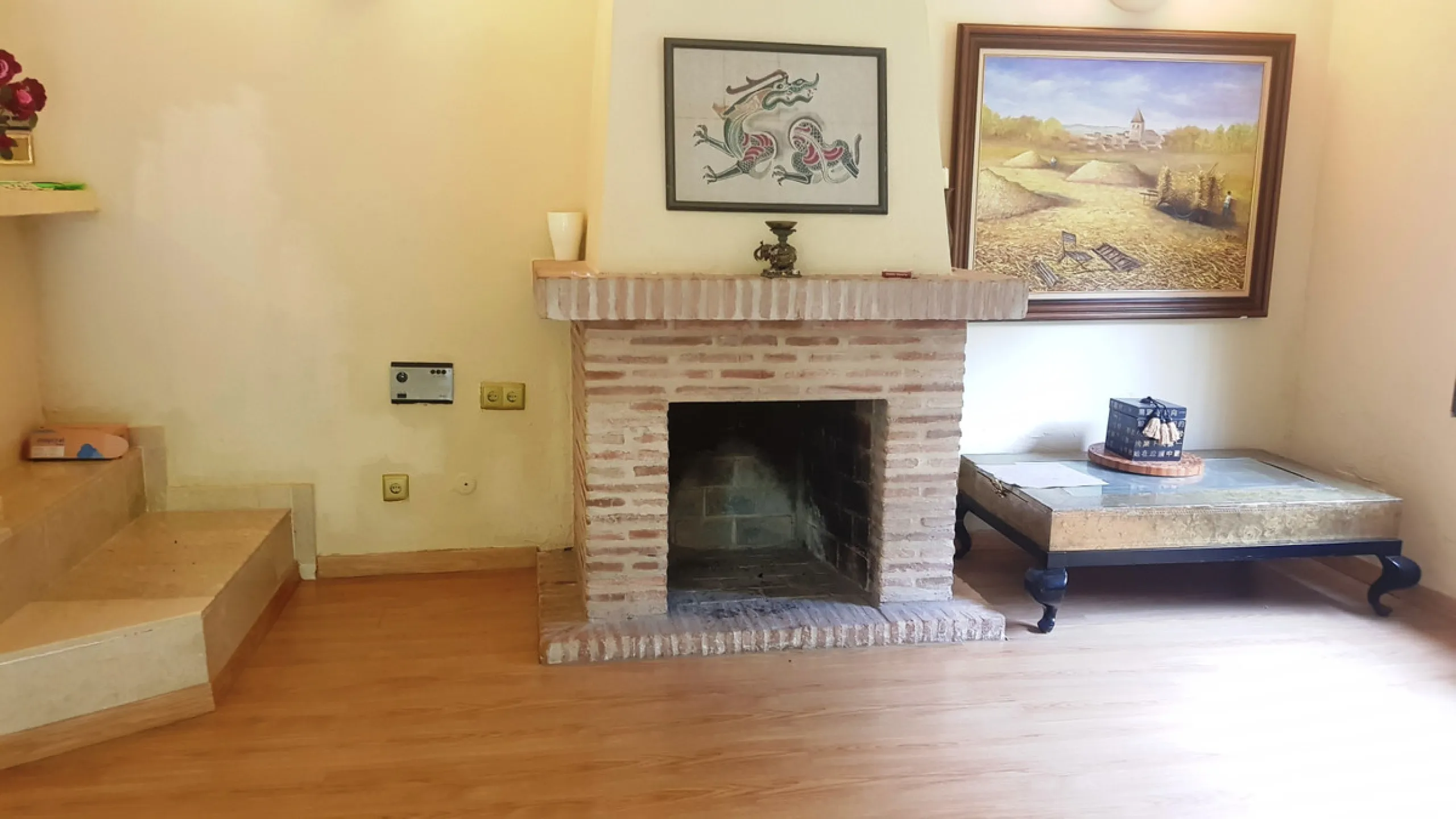 Detached villa in a very quiet area perfectly equipped and ready to move into.