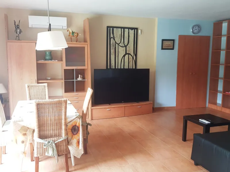 Detached villa in a very quiet area perfectly equipped and ready to move into.