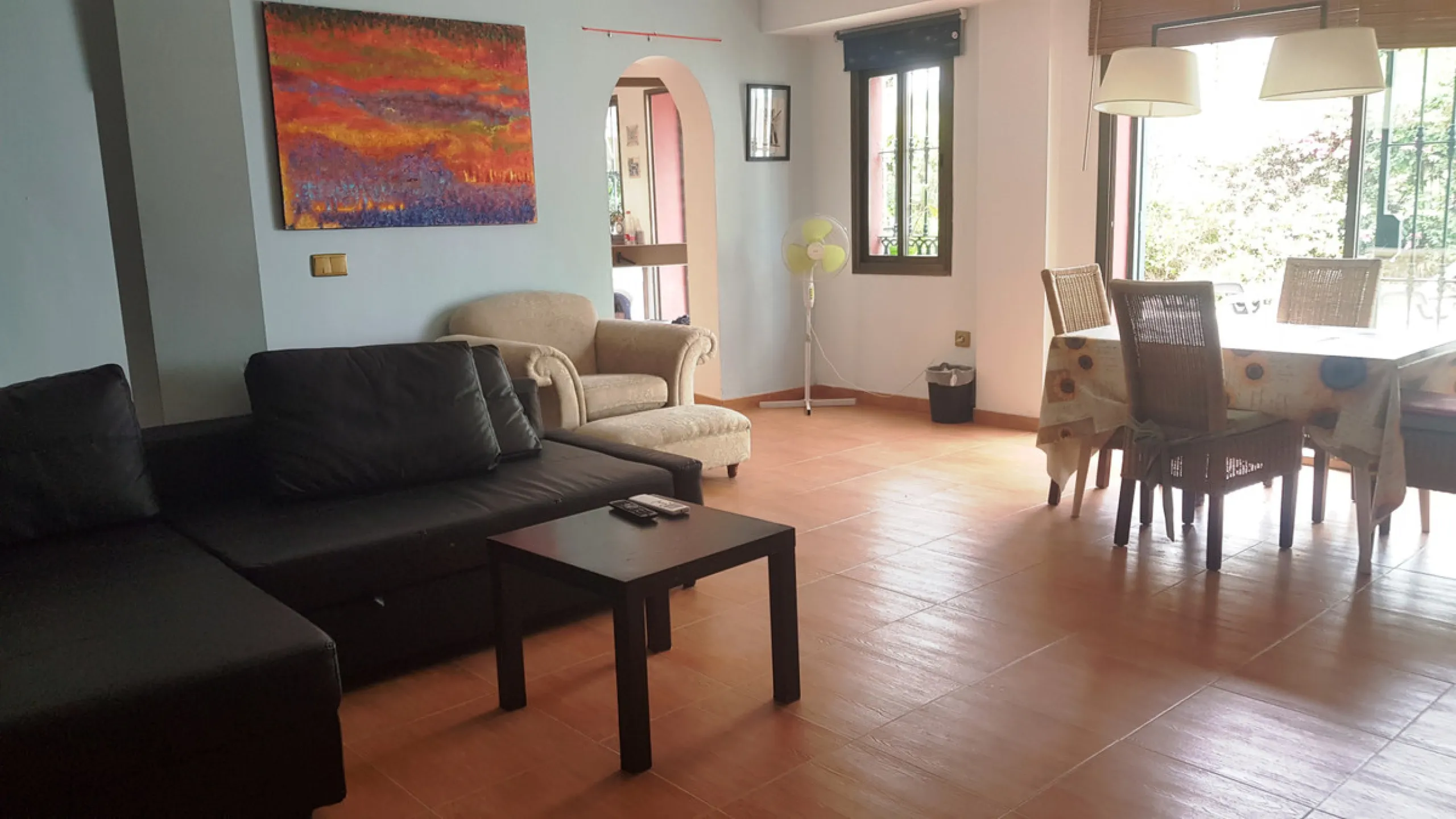 Detached villa in a very quiet area perfectly equipped and ready to move into.