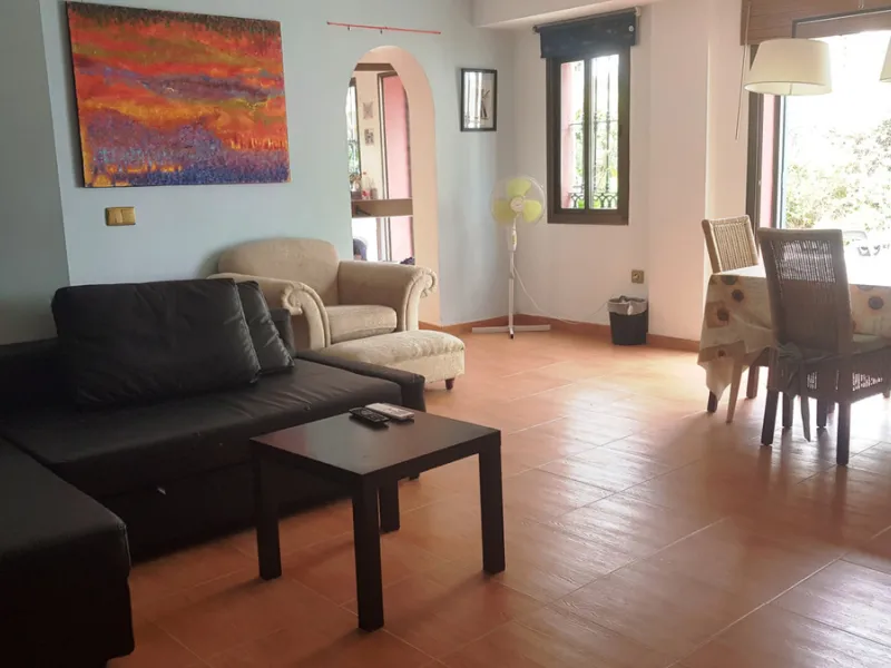 Detached villa in a very quiet area perfectly equipped and ready to move into.