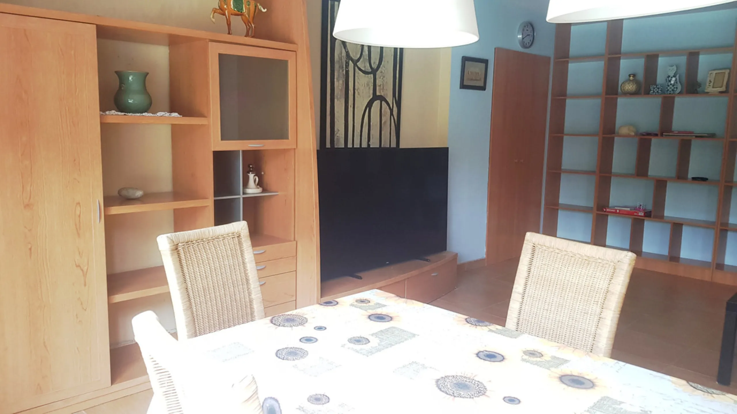 Detached villa in a very quiet area perfectly equipped and ready to move into.
