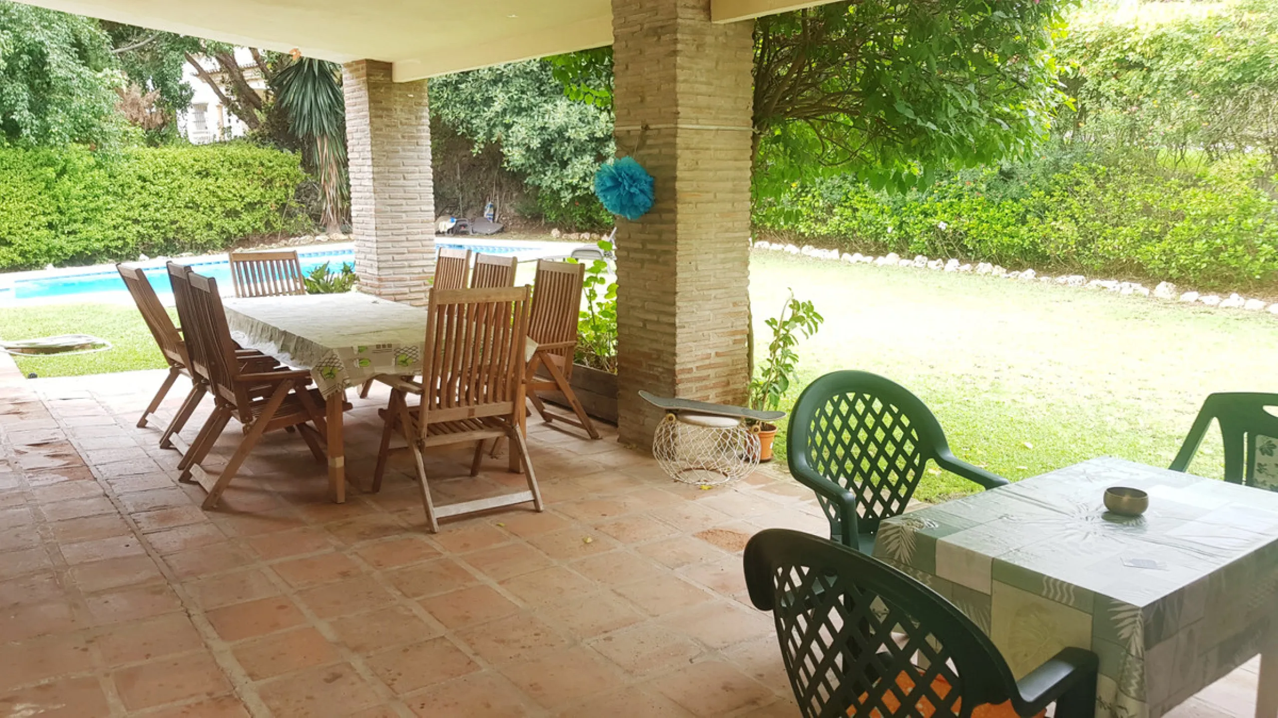 Detached villa in a very quiet area perfectly equipped and ready to move into.