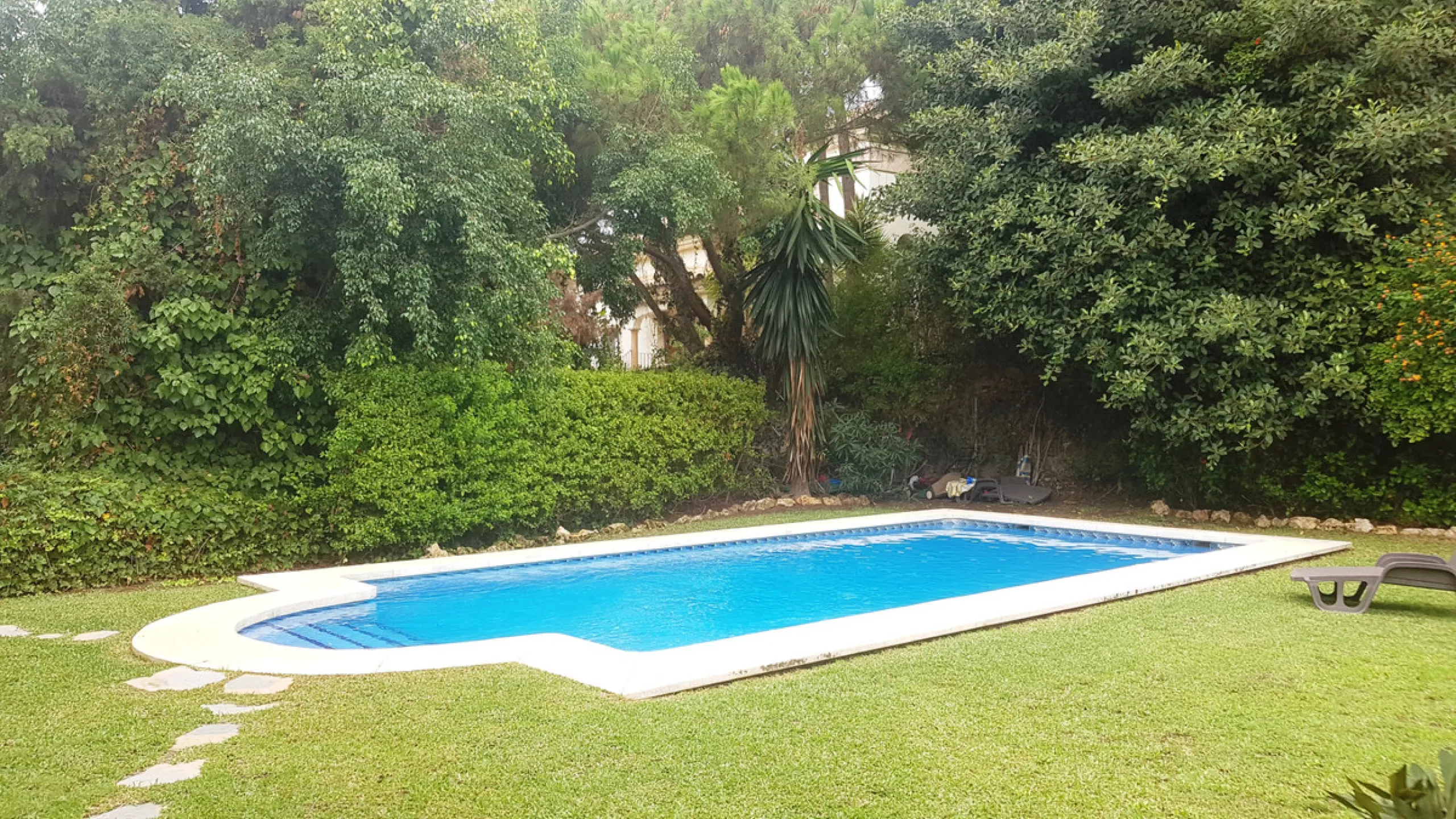 Detached villa in a very quiet area perfectly equipped and ready to move into.