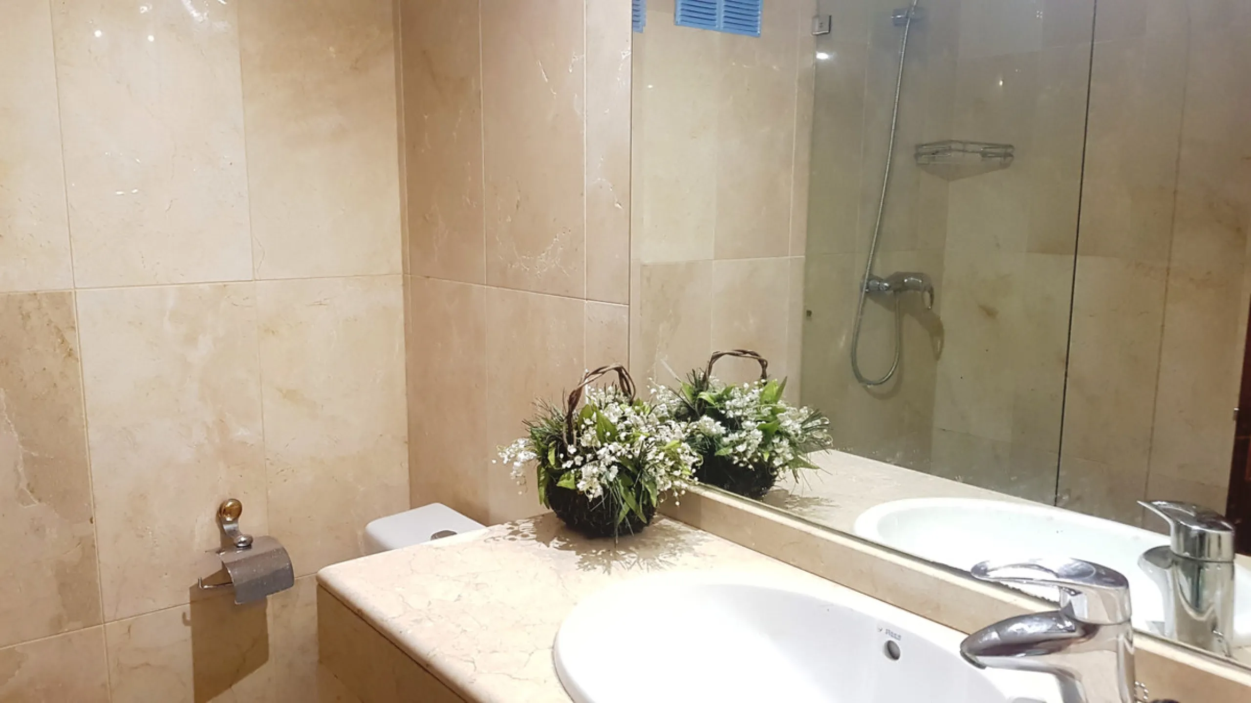 Detached villa in a very quiet area perfectly equipped and ready to move into.