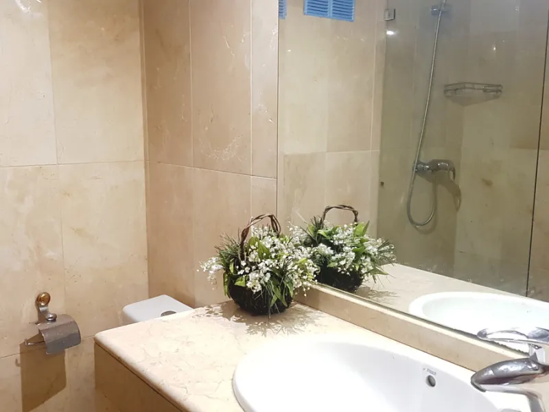 Detached villa in a very quiet area perfectly equipped and ready to move into.