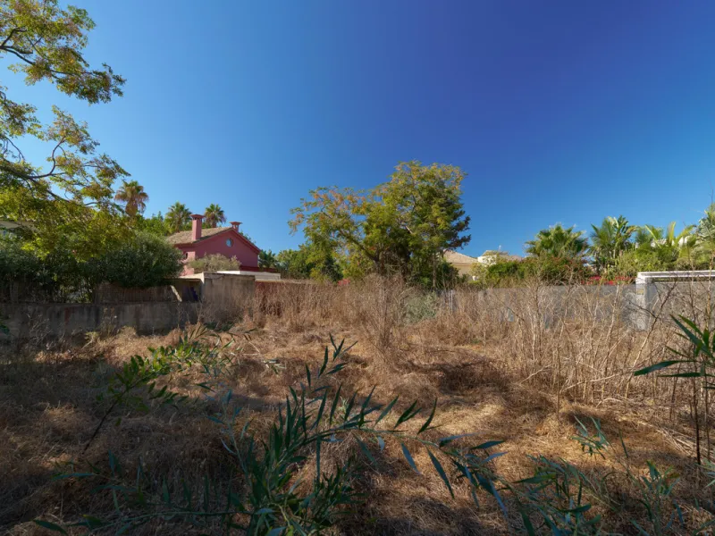 Plot - Residential Plot в продаже в Marbella, Málaga. Площадь участка 713 м²