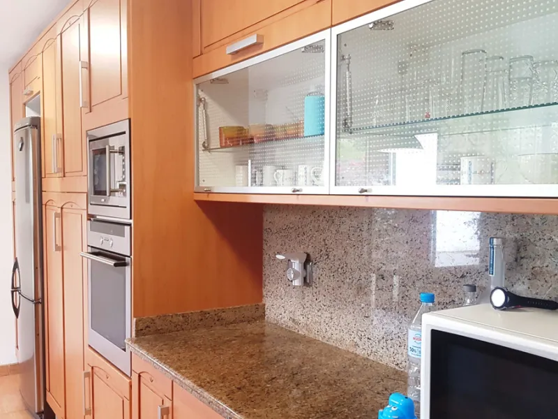 Detached villa in a very quiet area perfectly equipped and ready to move into.