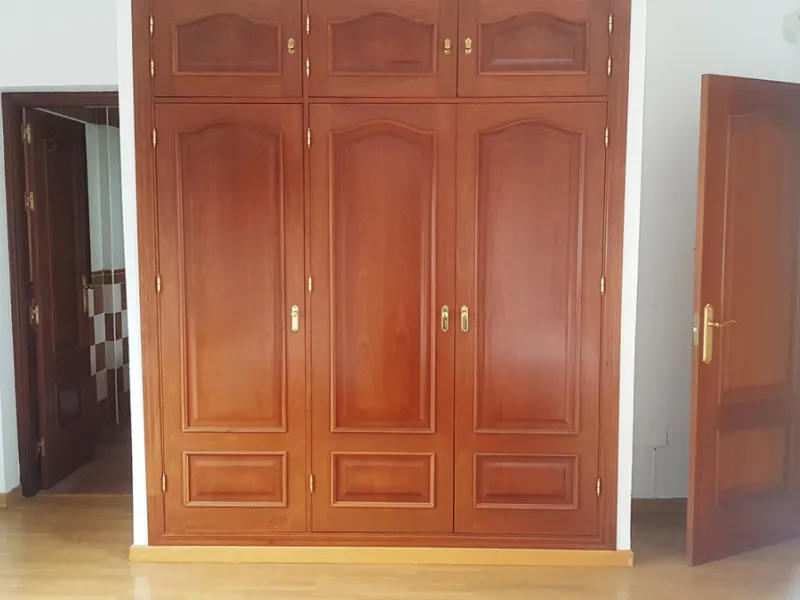 Detached villa in a very quiet area perfectly equipped and ready to move into.