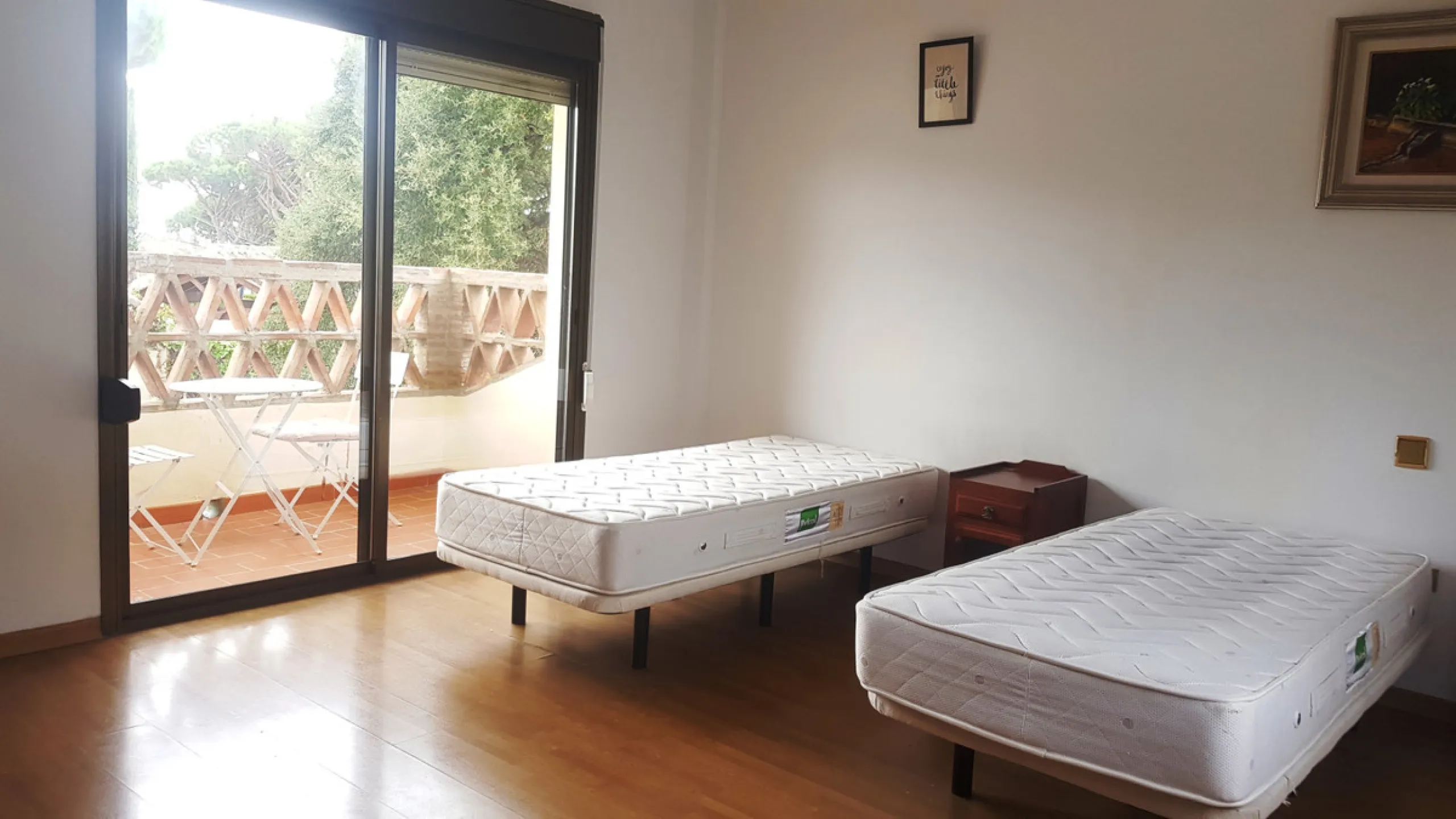 Detached villa in a very quiet area perfectly equipped and ready to move into.