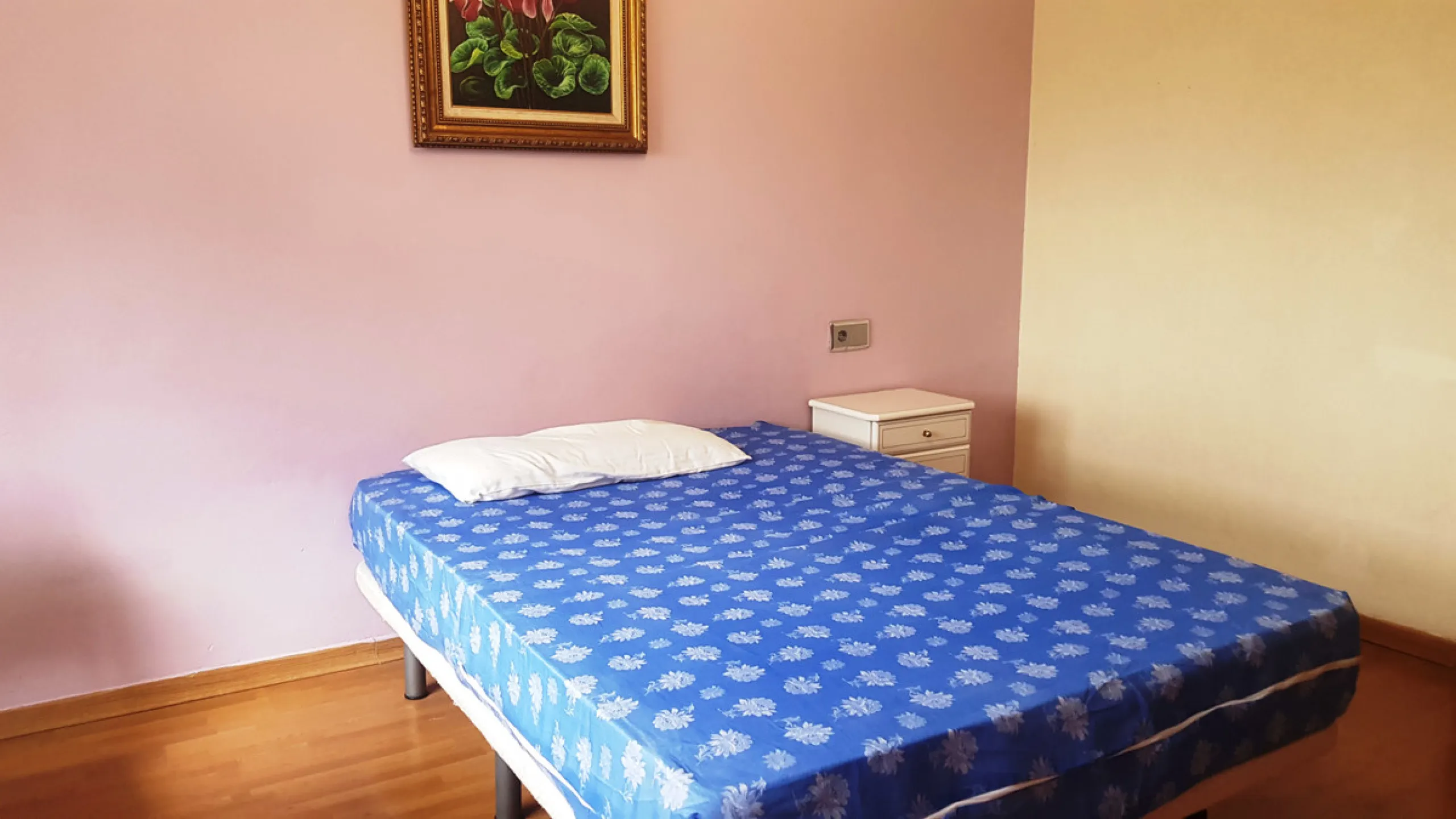 Detached villa in a very quiet area perfectly equipped and ready to move into.