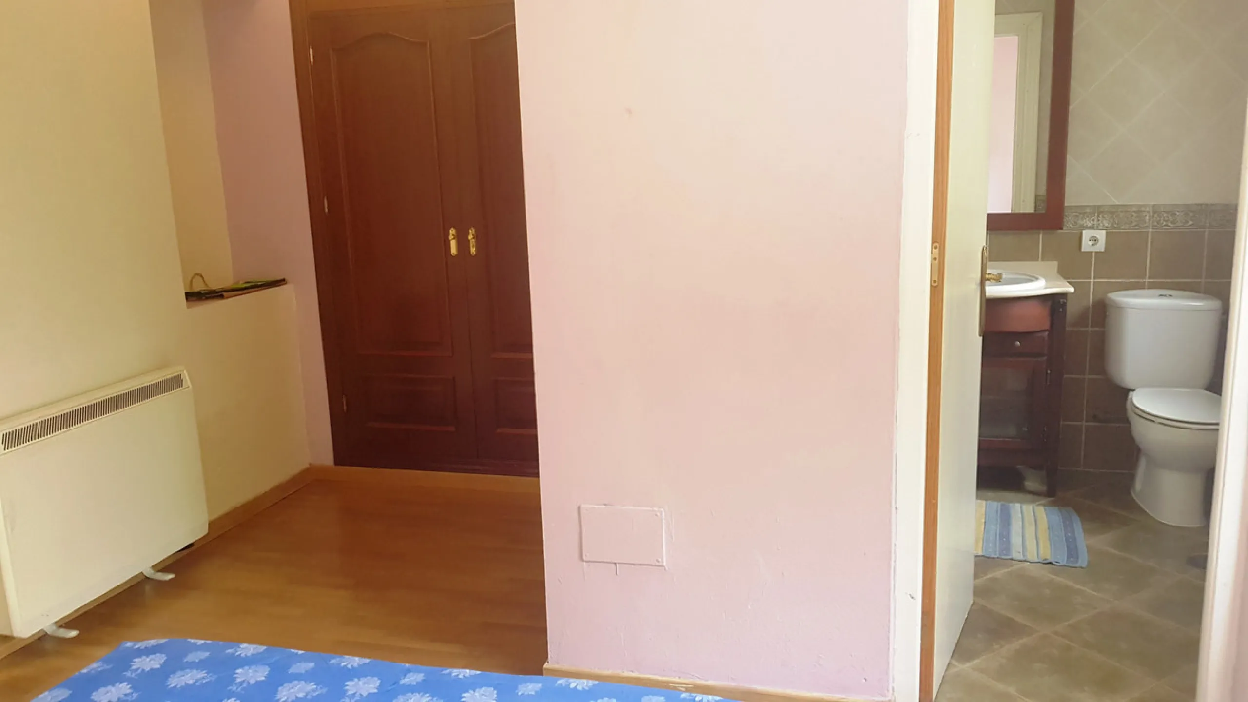 Detached villa in a very quiet area perfectly equipped and ready to move into.