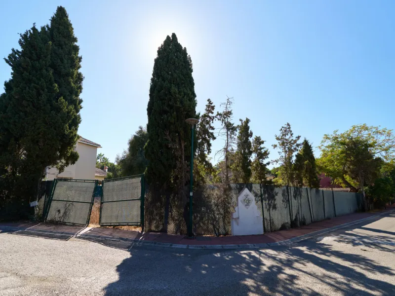 Plot - Residential Plot в продаже в Marbella, Málaga. Площадь участка 713 м²