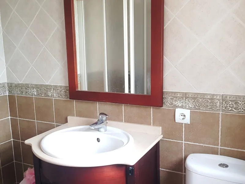 Detached villa in a very quiet area perfectly equipped and ready to move into.