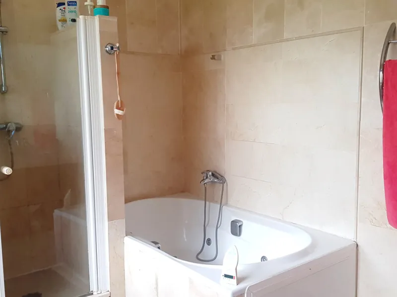 Detached villa in a very quiet area perfectly equipped and ready to move into.
