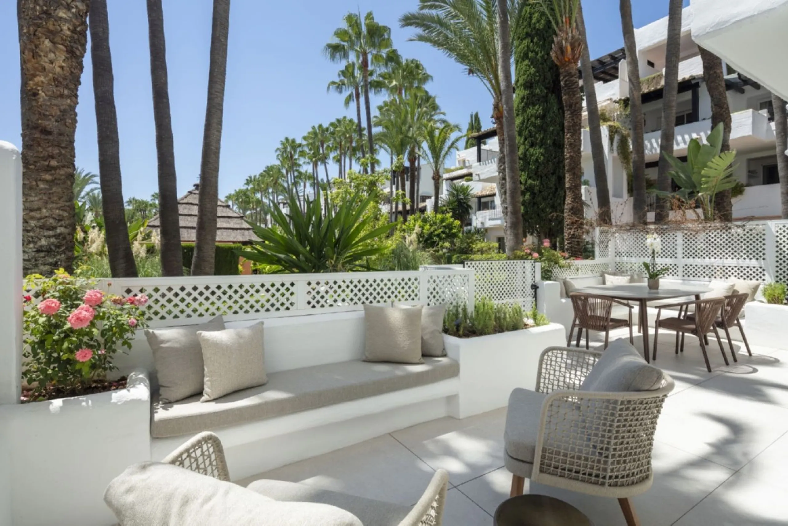 Apartment - Ground Floor Apartment в продаже в Marbella, Málaga. В доме 3 спален и 3 ванных комнат. Площадь дома 118 м²