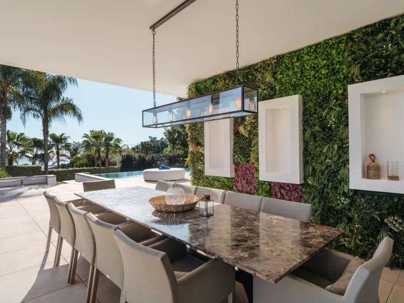 House - Detached Villa в продаже в Benahavís, Málaga. В доме 5 спален и 5 ванных комнат. Площадь дома 573 м². Площадь участка 2616 м²