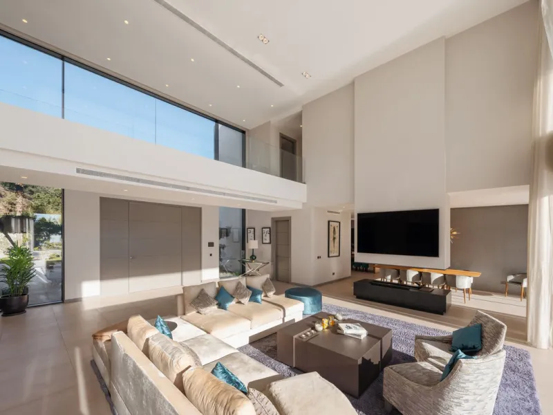 House - Detached Villa в продаже в Benahavís, Málaga. В доме 5 спален и 5 ванных комнат. Площадь дома 573 м². Площадь участка 2616 м²