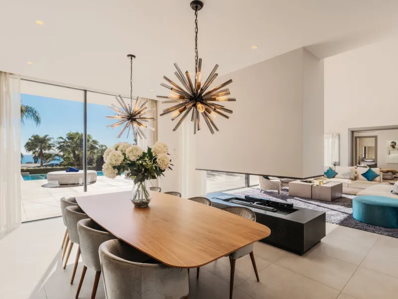 House - Detached Villa в продаже в Benahavís, Málaga. В доме 5 спален и 5 ванных комнат. Площадь дома 573 м². Площадь участка 2616 м²