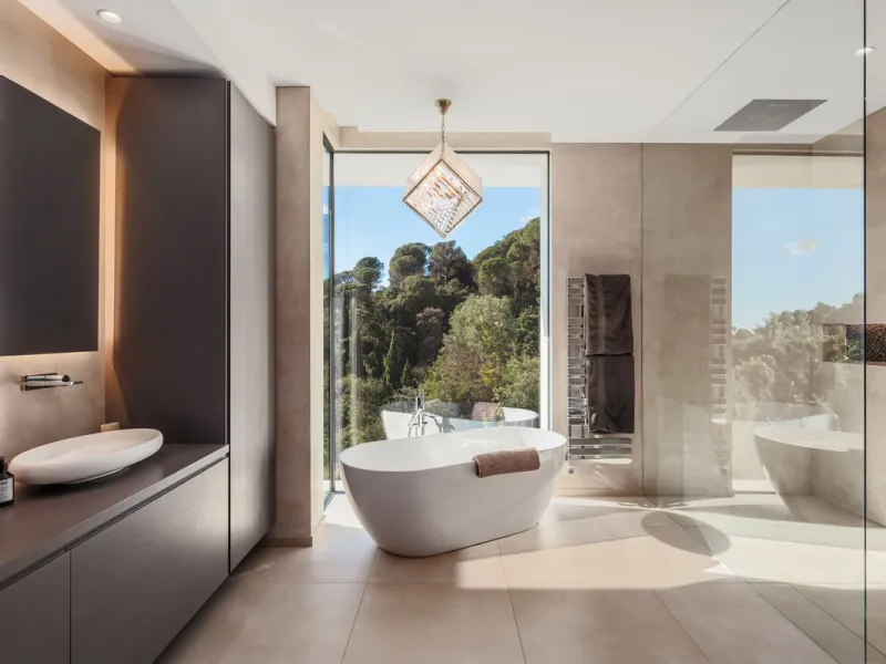 House - Detached Villa в продаже в Benahavís, Málaga. В доме 5 спален и 5 ванных комнат. Площадь дома 573 м². Площадь участка 2616 м²